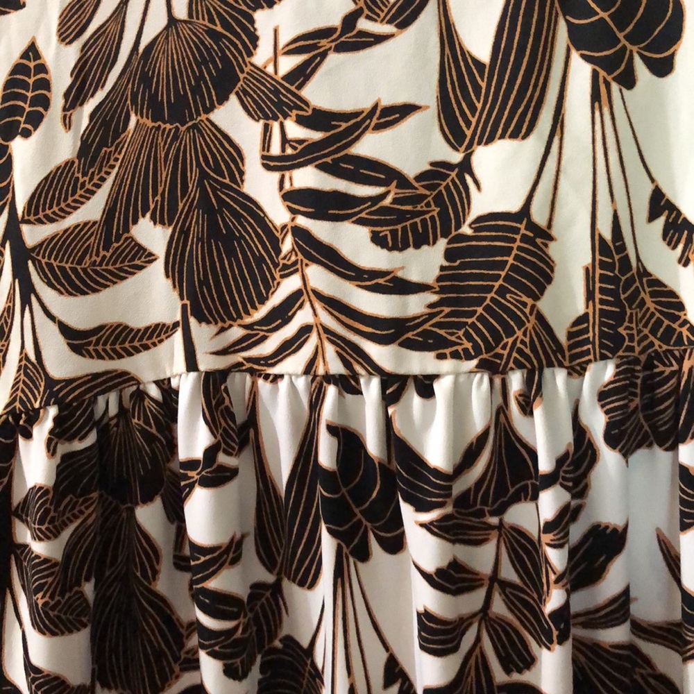 Ann Taylor top. Med - Picture 5 of 8